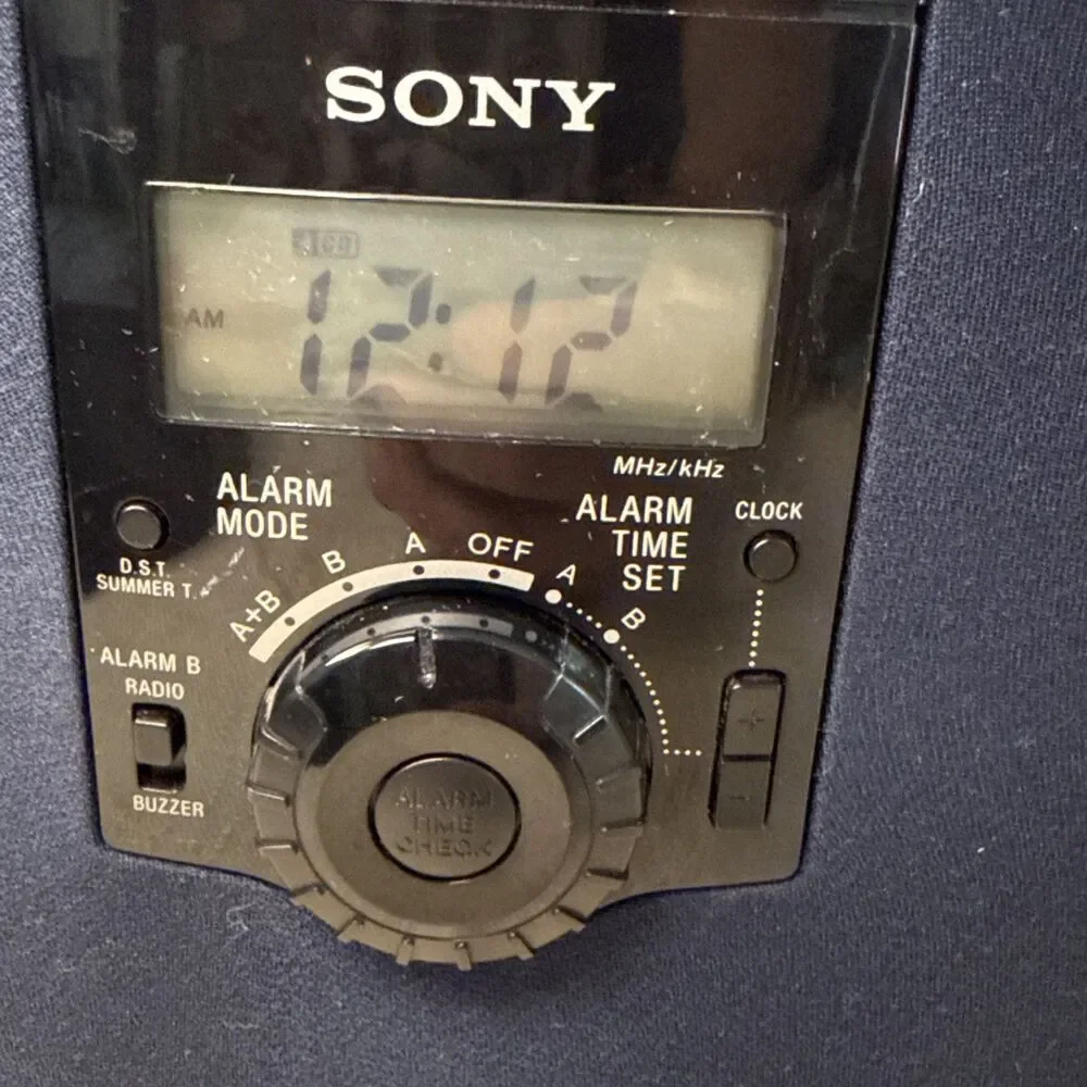Sony Dream Machine ICF-CD823 FM AM CD Clock Radio Table Top Alarm Tuner Works
